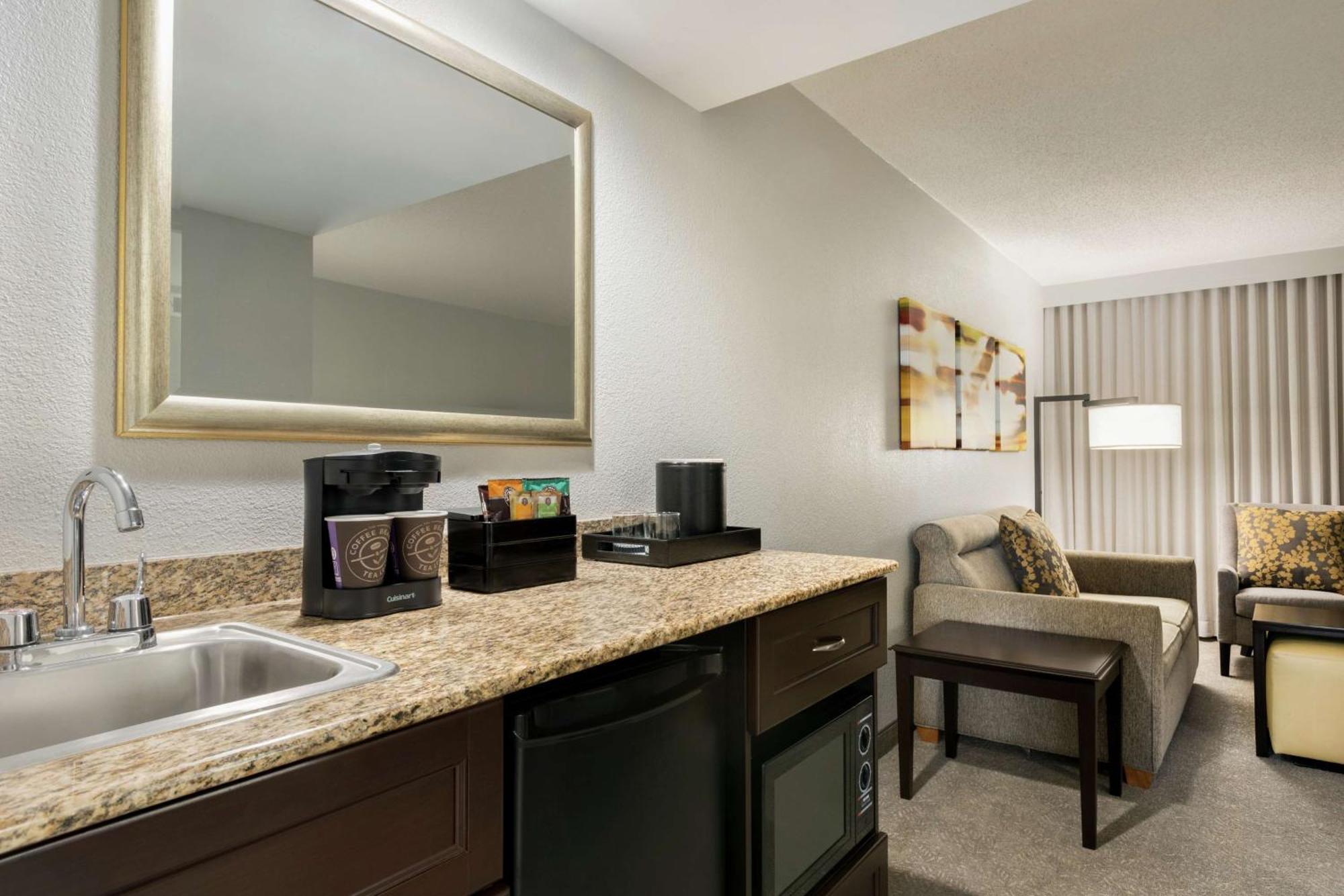 Embassy Suites By Hilton Atlanta Alpharetta Exterior photo