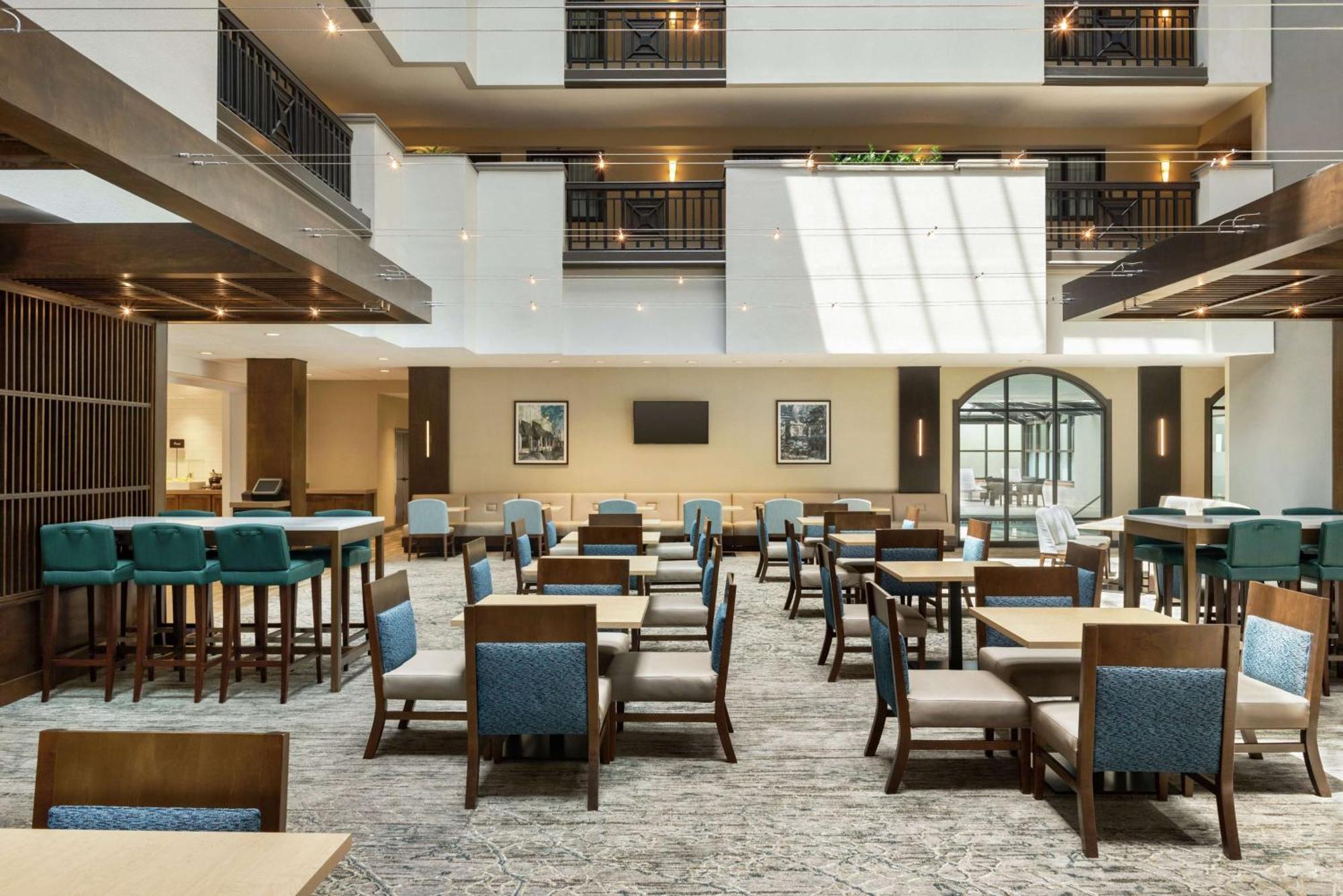 Embassy Suites By Hilton Atlanta Alpharetta Exterior photo